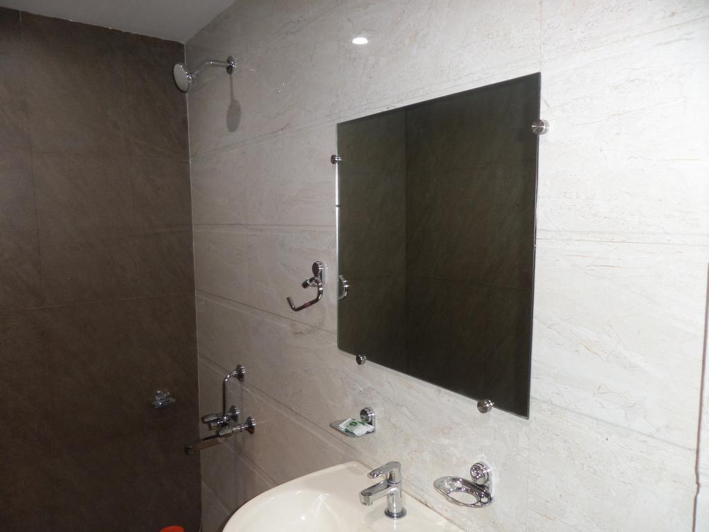 Sai Heera Residency Hotel Shirdi Buitenkant foto